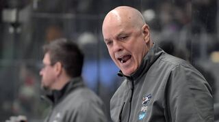 Adler-Trainer Bill Stewart ist von der Arbeitseinstellung einiger seiner Spieler maßlos enttäuscht.