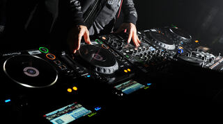 Am Wochenende legen unter anderem Produzenten und DJs aus Frankreich und Luxemburg in den Mannheimer Clubs auf. Außerdem treten im 7er Clubs zwei Coverbands auf.