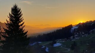 Romantisch und ein Seelenstreichler: der Sonnenuntergang über Oberstaufen.