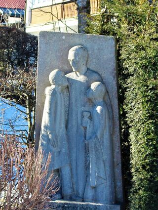 Der Fuhrmann Johannes Schroth entwickelte 1820 die Schrothkur mit nasskalten Körperwickeln und Fastenkonzept. Ein Denkmal in Oberstaufen erinnert an ihn.