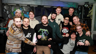 Gute alte Freunde und erstmals zusammen als „German Pop Punk Wave“ im Oftersheimer Juz: Die drei Bands „Chris Blackburger“, „Grandma’s Boys“ und „Trip to Paradise“.