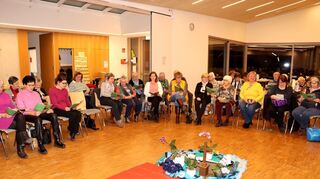 Viele Frauen finden sich zum Weltgebetstag im evangelischen Lutherhaus Reilingen ein, um einen gemeinsamen ökumenischen Gottesdienst zum Thema Taiwan zu feiern.