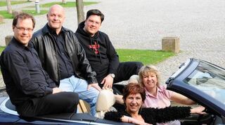 „BHs mit Verstärkung“: Oliver Brinkmann, Klaus Nottbohm und Carsten Wagner ergänzen ab Herbst 2009 die Hausfrauen.