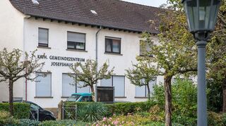 Dem Abriss geweiht: Das katholische Gemeindezentrum Josefshaus von 1906 wird durch eine kleinere Begegnungsstätte am Pfarrhaus ersetzt.