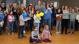 Die Veranstaltung im katholischen Gemeindezentrum stößt auf große Resonanz. Besucher aus den drei Seelsorgeeinheiten, die zur neuen Pfarrei zusammengeschweißt werden, sind nach Hockenheim gekommen, nehmen an der lebendigen Diskussion teil.