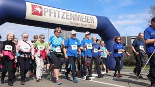 Bei der 15. Auflage des Heini-Langlotz-Laufs gehen die Sportler auch beim Walking auf die Strecke.