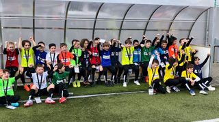 In Kooperation mit Heidelberg24 suchte unsere Zeitung Einlaufkinder für die Zweitliga-Partie des SV Sandhausen gegen den 1. FC St. Pauli. Hier jubeln die jungen Fans.