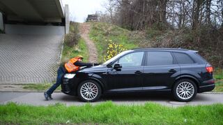 Autos werdenin Heidelberg zum Stehen gebracht.