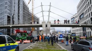 Klimaaktivisten blockieren die Speyerer Straße in Heidelberg.