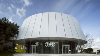 mid Groß-Gerau - Das erste dauerhafte "Audi House of Progress" unterscheidet sich von Standorten wie Wien, Seoul und Mailand, die nur als temporäre Begegnungsorte mit der Marke fungieren.