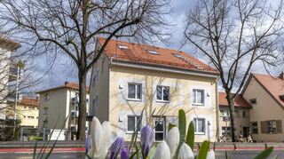 Schön in Szene gesetzt: das Gebäude in der Lindenstraße 56 in Schwetzingen.
