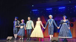 Das Ende fällt den Schauspielern und dem Publikum schwer.