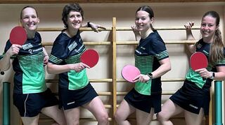 Sie klettern nach dem Titelgewinn eine Sprosse höher in die Oberliga: Jasmina Simon (v. l.), Marion Ott, Vanessa Moch und Melanie Berger.