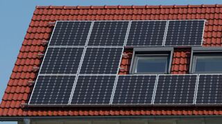Wer nicht aus baurechtlichen Gründen zum Installieren von Photovoltaikanlagen gezwungen ist, es aber trotzdem tut, kann in Oftersheim jetzt Zuschüsse bekommen.