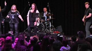 Die Lehrerband „Lehrgut“ der Eppelheimer Realschule hatte klasse Lieder mitgebracht und rockte die Bühne.