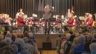 Dirigent Pascal Morgenstern feiert mit dem Konzert im Lutherhaus eine gelungene Premiere.