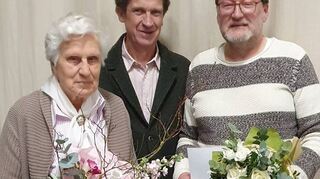 Museumsleiter Hanspeter Rausch (Mitte) mit dem Geehrten Greta Echtmann und Martin Braun.