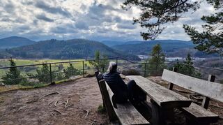 Herrlich! Rasten mit Aussicht. Einer der schönsten Picknickplätze.