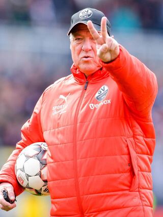 Gerhard Kleppinger ist von Fußball-Zweitligist SV Sandhausen wie bereits in der Saison 2020/2021 zum Chefcoach befördert worden. Das Duo soll die Hardtwaldkicker vor dem Abstieg in die 3. Liga bewahren.