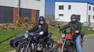 mid Groß-Gerau - Zum Start in den Motorradfrühling werden die Visiere heruntergeklappt.