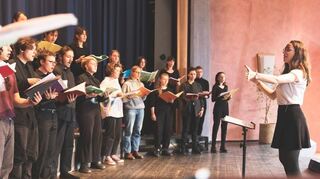 Das Chorprojekt Cantare für junge Sänger und Musiker bereitet sich lediglich zehn Tage lang konzentriert auf seine Konzerte vor. In Oftersheim sind die Künstler am Samstagabend in der Christuskirche zu erleben.