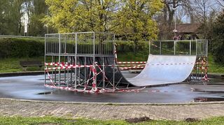 Derzeit ist die Halfpipe aufgrund von festgestellten Sicherheitsmängeln gesperrt.