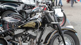 Eine Indian Chief von 1947 mit 1200 Kubikzentimetern lässt auf dem Hockenheimring sicherlich das eine oder andere Sammlerherz schneller schlagen.
