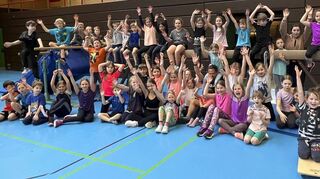 Nach drei Stunden Bewegungsparcours sind nur strahlende Gesichter zu sehen – so macht Sport Spaß.