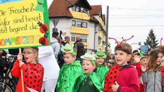 Rückblick ins Jahr 2022: Die Kinder aus der „Scheffelstraße“ waren als Marienkäfer und Frösche bereit für den Frühling.