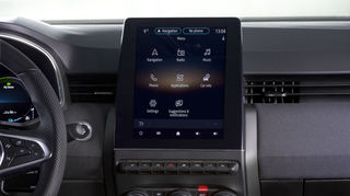 mid Köln / Paris - Das Cockpit verfügt über ein rahmenloses Digitaldisplay.