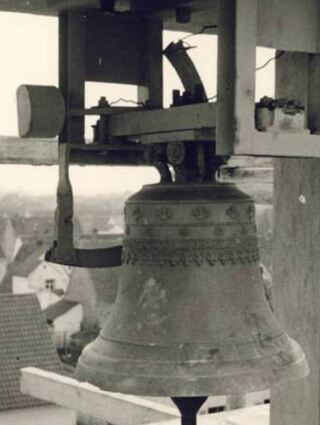 Die Glocke der neue gebauten Kirche hing zuvor im Rathausturm der Stadt.