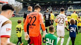 Einlaufkids SV 98 Schwetzingen beim SV Sandhausen