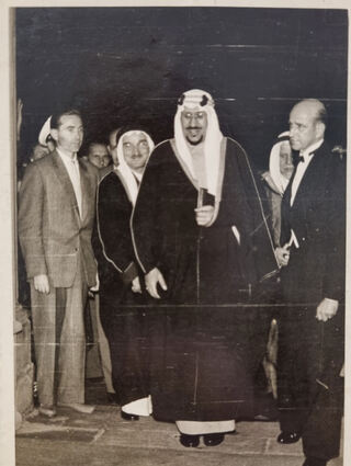 König Saud von Saudi-Arabien besuchte am 14. September 1957 das Schlossrestaurant. Er galt damals als einer der reichsten Männer der Welt.
