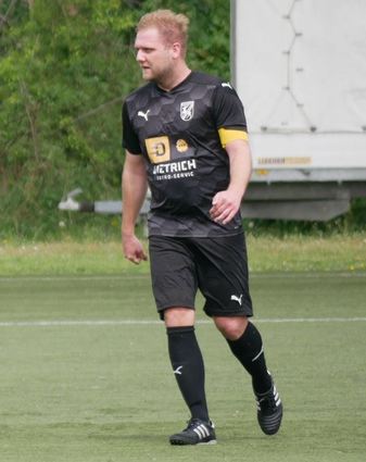 Jonas Engelhardt überzeugt beim 2:2 des FC Badenia Hirschacker mit einer Vorlage und einem Tor.