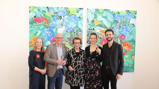 Dr. Barbara Gilsdorf (v. l.), OB Dr. René Pöltl, Beate Sellin sowie die Musiker Marie-Luise und Christoph Dingler freuen sich über die gelungene Vernissage.