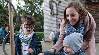 Lisa mit Felix (4) und Emil (2).