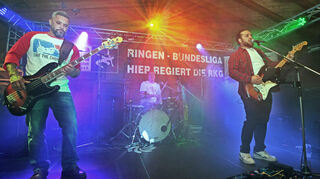 „Dougie and the Blind Brothers“ sorgen für einen fulminanten Start ins verlängerte Festwochenende der Ringer.