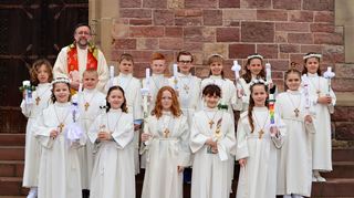 Zehn Kinder feiern im Gottesdienst der katholischen Kirchengemeinde am Sonntag das Fest der Erstkommunion.
