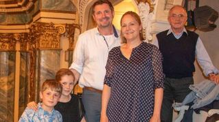 Doris und Clemens Steffen mit ihren Kinder Jul und Ida sowie Opa Johannes Nitschke finden die Festspiele und das Angebot für Familien toll: „Mehr davon!“