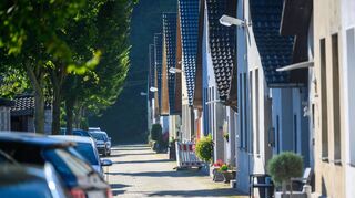 Die Wertminderung bei Häusern mit schlechter Energiebilanz bedroht die Altersvorsorge vieler Menschen.