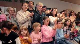 Der Hockenheimer Kindergarten Sonnenblume feiert sein 20-jähriges Bestehen. Dem Festprogramm zum Geburtstag der Einrichtung folgen neben Kindern und Eltern auch bereits Großeltern.