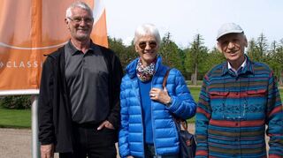 Günther Limböck (l.) hat treue Gäste: Ursula Wüst und Heinrich Armdt. Letzterer kommt schon seit 60 Jahren zu den Festspielen nach Schwetzingen.