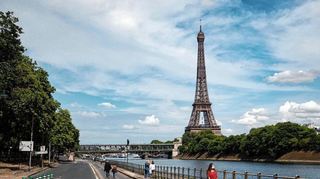 Immer mehr müssen die Autos aus Paris weichen.