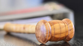 Weil er kinderpornografischen Inhalt besessen und geteilt hat, musste sich ein 60-Jähriger vor dem Amtsgericht Schwetzingen verantworten.