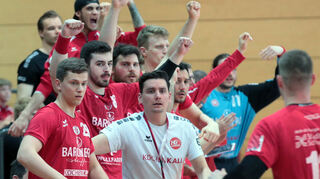 Trainer Christoph Lahme will seine Mannschaft und die Zuschauer endlich wieder jubeln sehen – gegen das Team Handball Lippe II soll unbedingt ein Sieg eingefahren werden.