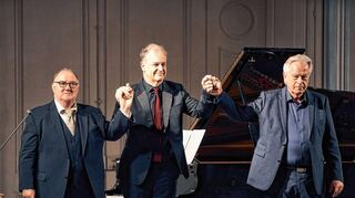 Lyrisches Triumvirat: Udo Samel (l.), Julius Drake und Christoph Prégardien.