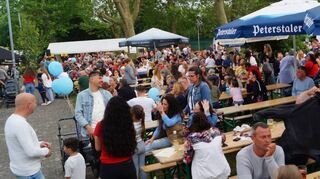 Das Maifest avanciert zum größten Biergarten in der Enderlegemeinde und ist an allen drei Tagen durchgängig gut besucht.
