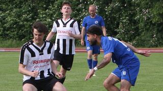 Sira Cakmak(r.) erzielt gegen Sandhofen das 2:0 für Plankstadt.