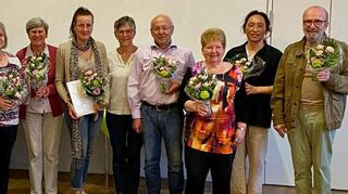 Um den Kirchenchor verdient gemacht: Pfarrer Johannes Heck (v. l.), Silvia Dauksys, Gerhild Gottmann, Annette Kammer, Elke Stauffer, Annette Decker, Ortrun Blattner, Werner Kerschgens, Hartmut Rupp, Kantor Samuel Cho und Alfred Rupp.