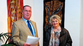 Die „Quiltkönigin“ Ursula Mehler muss Wolfgang Treiber (l., hier beim Gastspiel 2012) nach drei Ausstellungen in Neulußheim nicht mehr vorstellen.